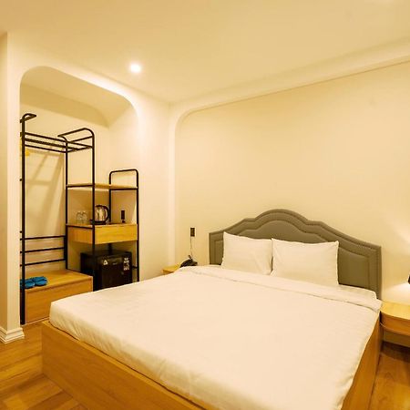 Khach San Da Lat Co Dieu Hoa - Cach Cho 50M מראה חיצוני תמונה